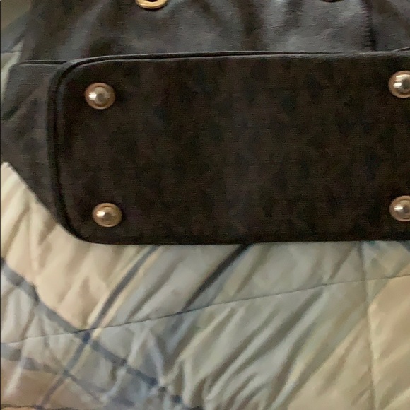 Michael Kors monogram tote - Picture 3 of 8